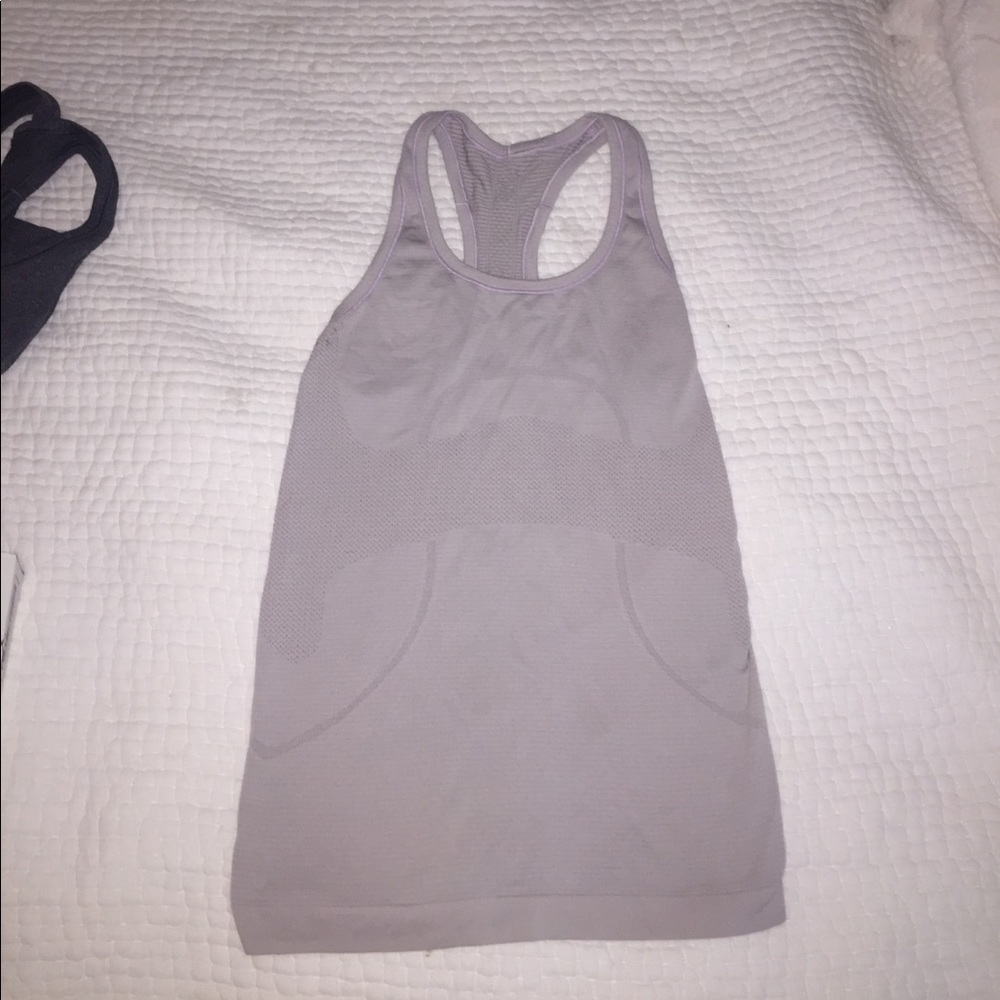 Light pink Lululemon tank