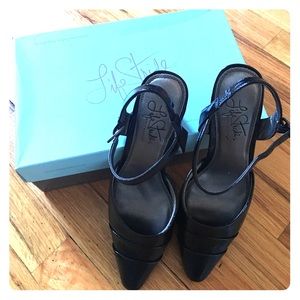 Never been worn before - LifeStride heels in Black