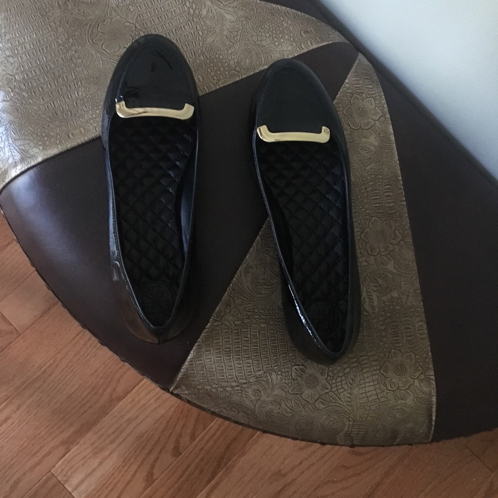 Tory Burch round toe patent leather loafers