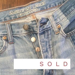 AEO High Rise Two-Toned Jean