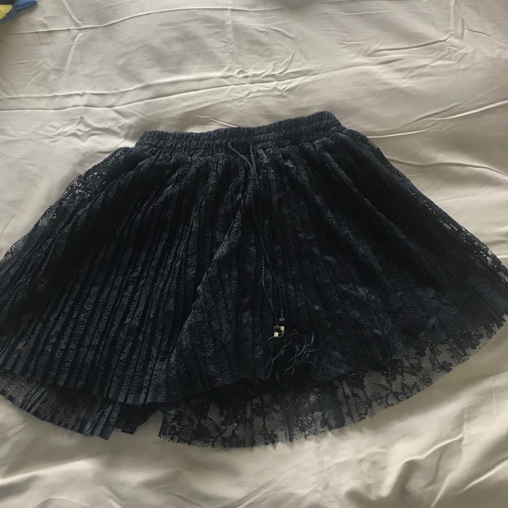 Berksha short skirt size Medium new with tags