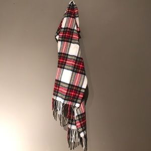 Cosy plaid-print scarf, in time for fall/winter!