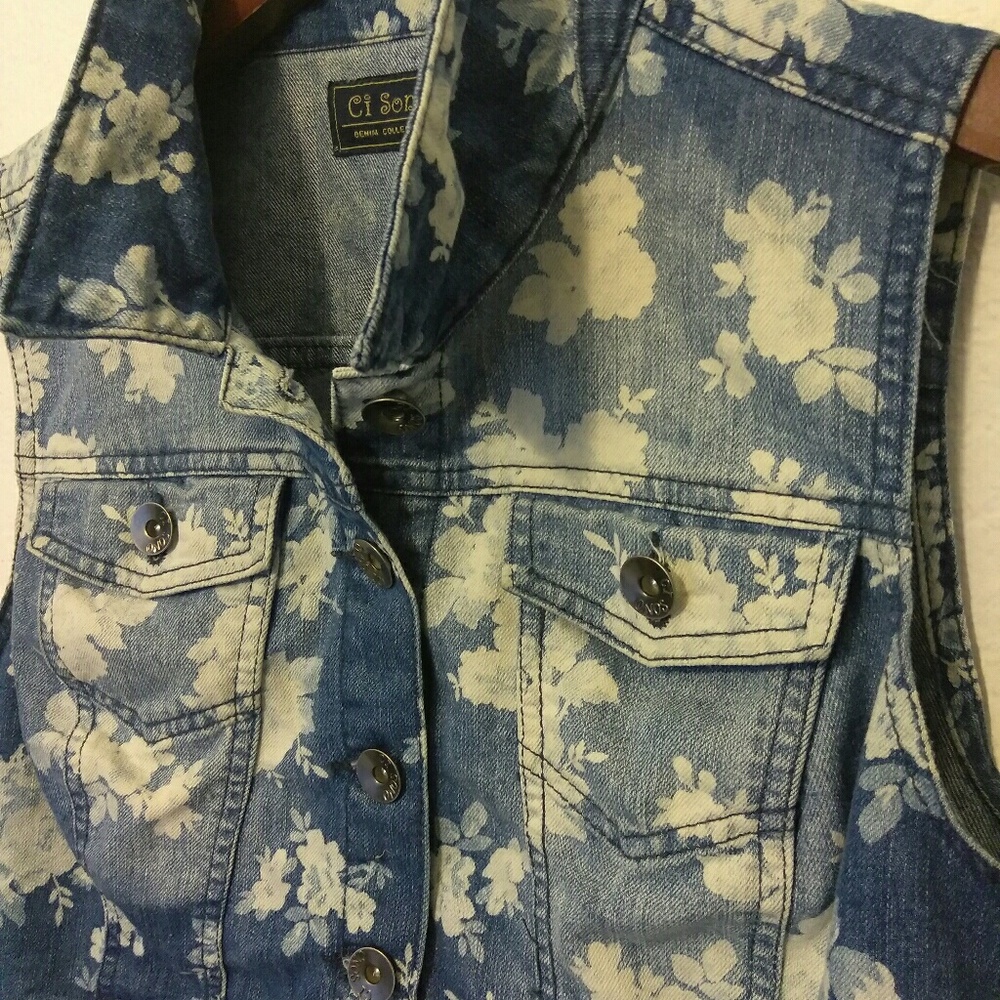 Ci Sono Womens Size Large Denim Flower Vest Shirt