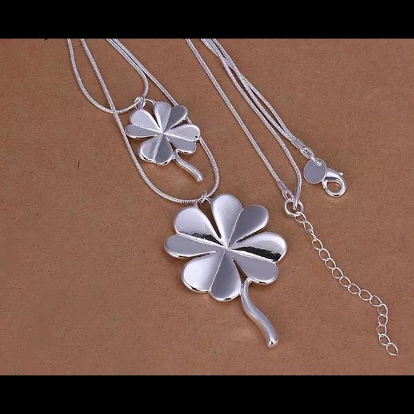 DOUBLE CLOVER SILVER PLATED NECKLACE - Picture 3 of 7