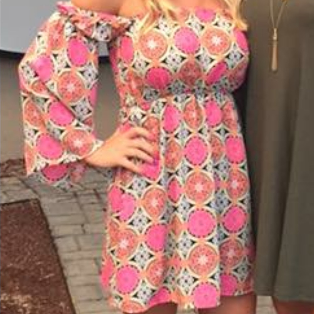 Adorable dress/top.