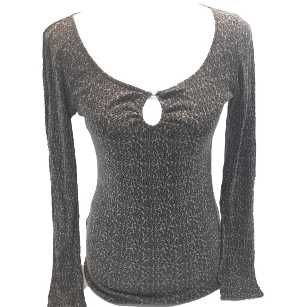EXPRESS SEXY BASIC TEE SCOOP NECK KEYHOLE DETAIL
