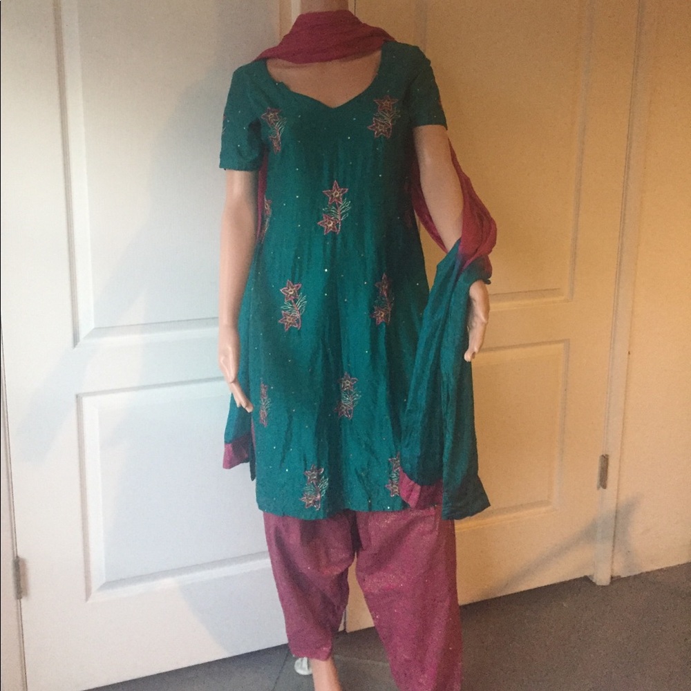 Indian salwar. Punjabi style