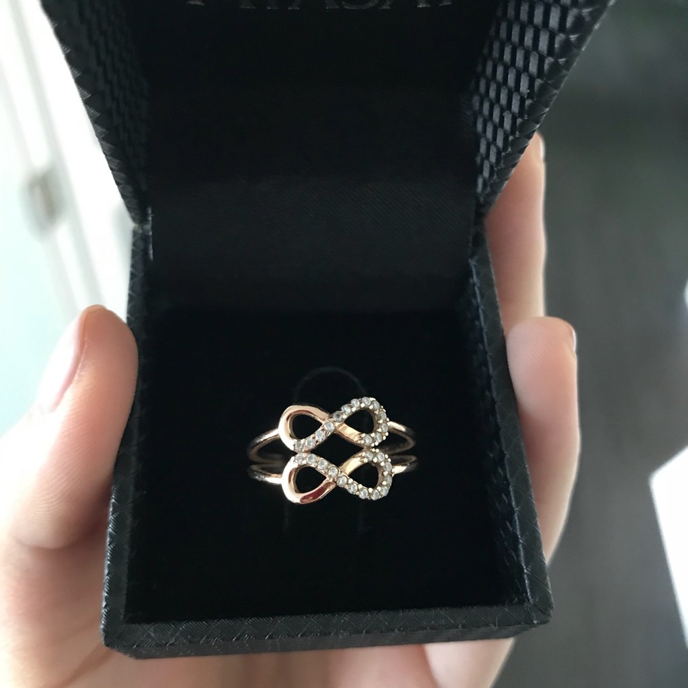 Rose Gold Infinity Ring 💕 (Real gold)