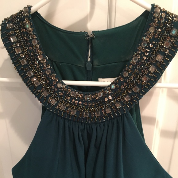 Cache dress - Picture 2 of 4