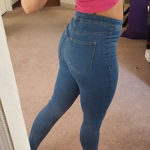 H&M Jeans - High waisted Body Con Jeans H&M Jeans - High waisted Body Con Jeans