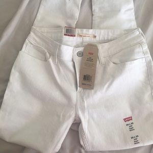 Brand new Levi Skinny Jeans