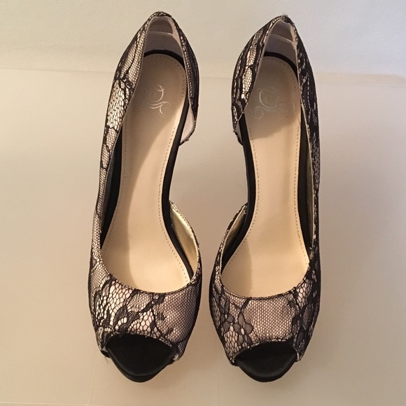 Lulu Townsend Heels - Picture 1 of 2