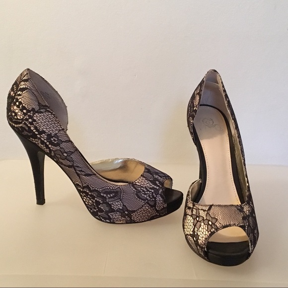 Lulu Townsend Heels - Picture 2 of 2