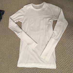 Lululemon run swiftly long sleeve crew. White. 6