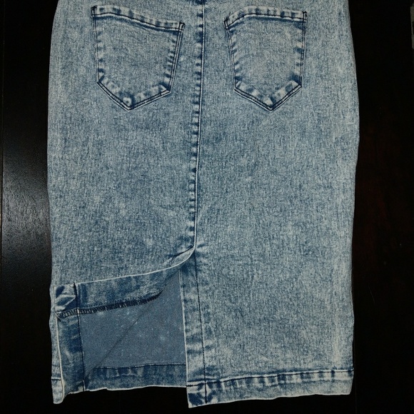 Dresses & Skirts - Acid Wash Pencil Jean Skirt