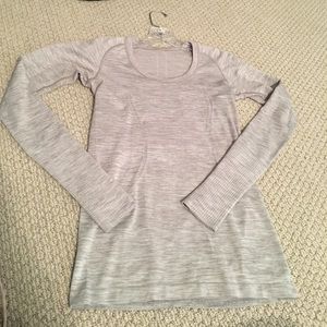 Lululemon grey run swiftly long sleeve crew. 6