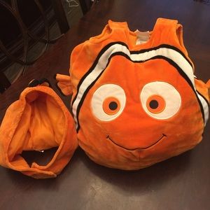 Disney Store Finding Nemo Costume size 18-24 month