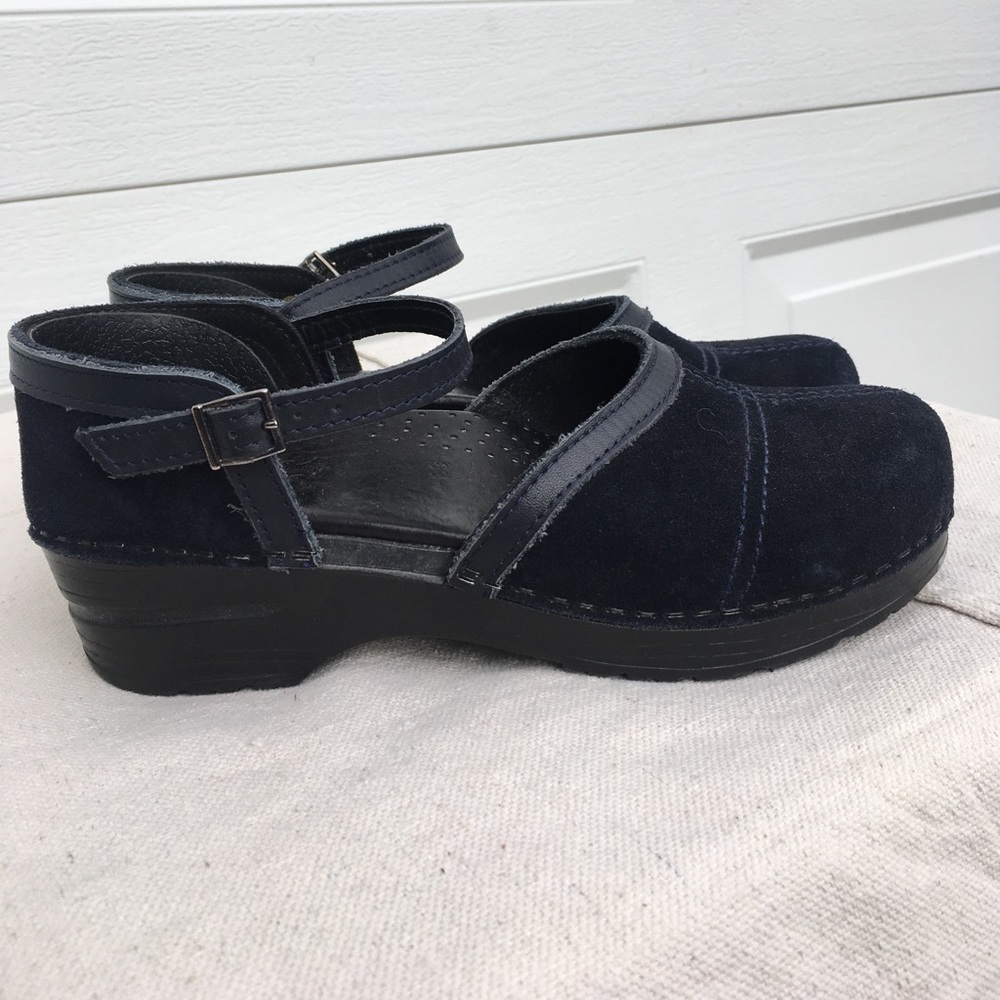 Blue suede Mary Jane dansko
