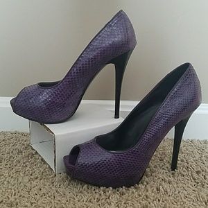 Steve Madden Karlitta Platform pumps