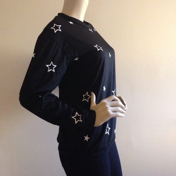 LAST 3! Black & White Star top!! - Picture 3 of 4