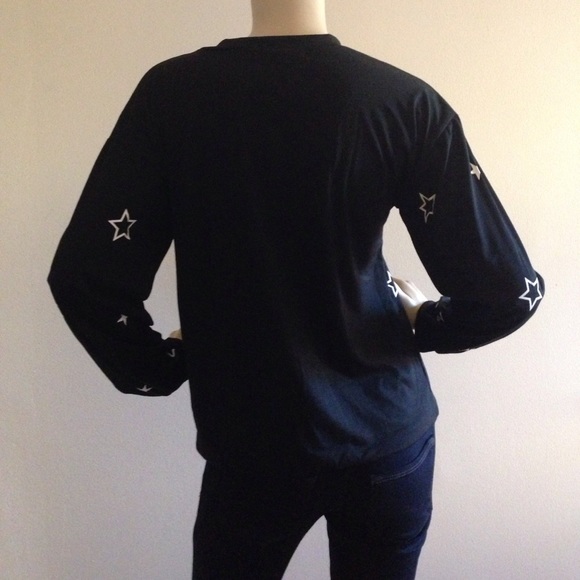 LAST 3! Black & White Star top!! - Picture 4 of 4