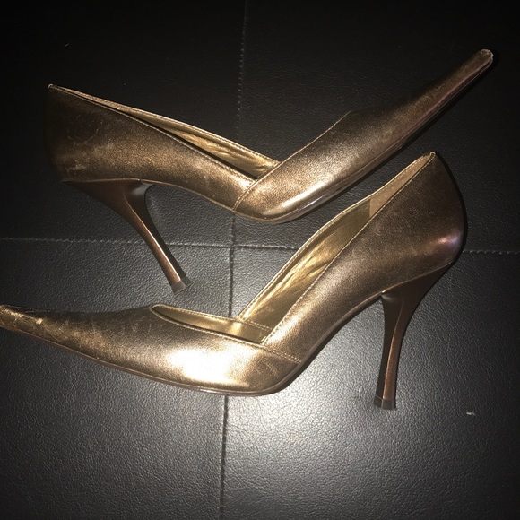 Shoes - Picture 5 of 5