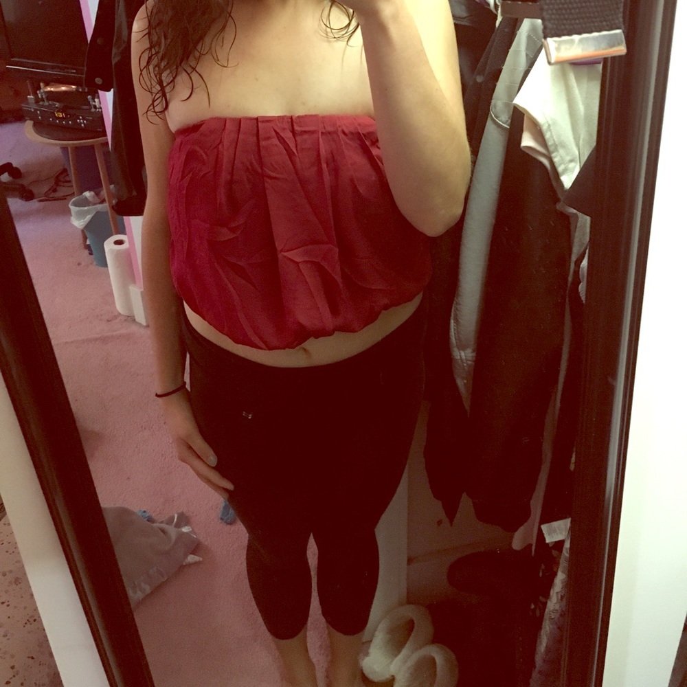 Red flowy crop top NWOT