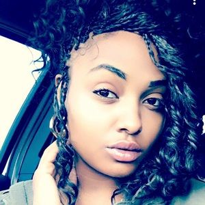 Meet your Posher, Corine