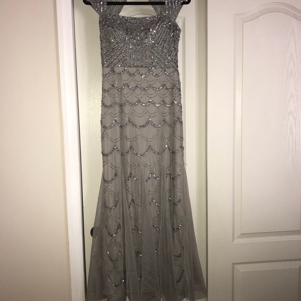 Dress - Picture 3 of 8