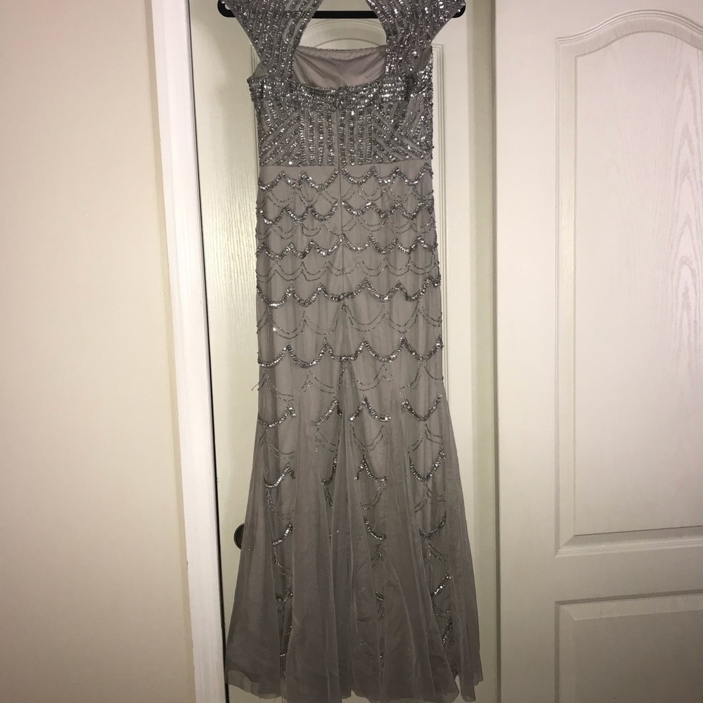 Dress - Picture 4 of 8