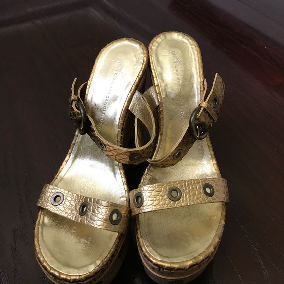 Summer snakeskin wedges - Picture 2 of 3