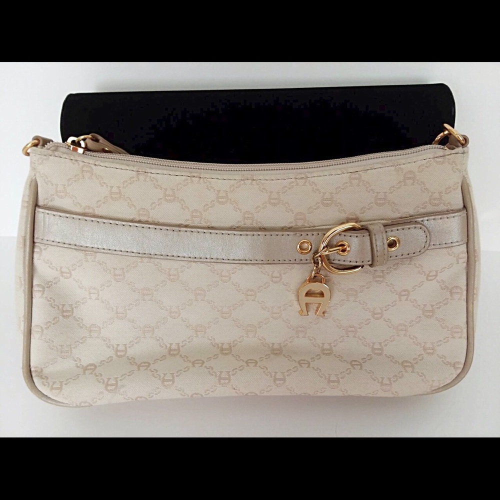 Authentic💕 Etienne Aigner Canvas Shoulder Bag 👜