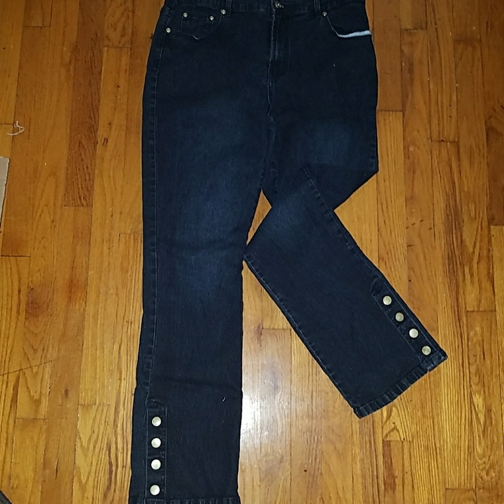 Women's denim jeans with studded pockets