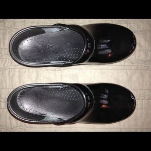 Dansko patent-leather clogs
