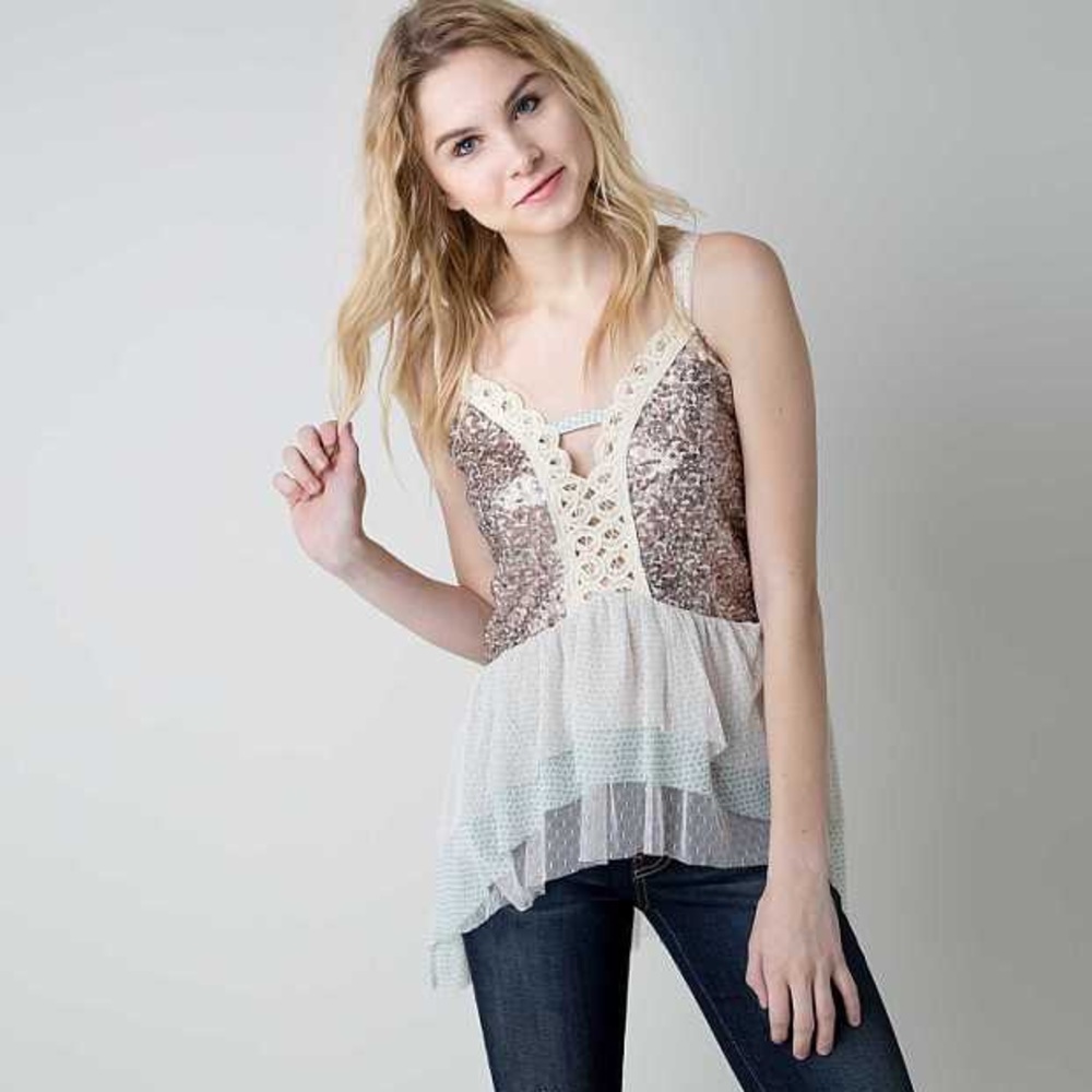 🔥flash sale!  GIMMICKS pieced SEQUIN TANK TOP - Picture 4 of 6
