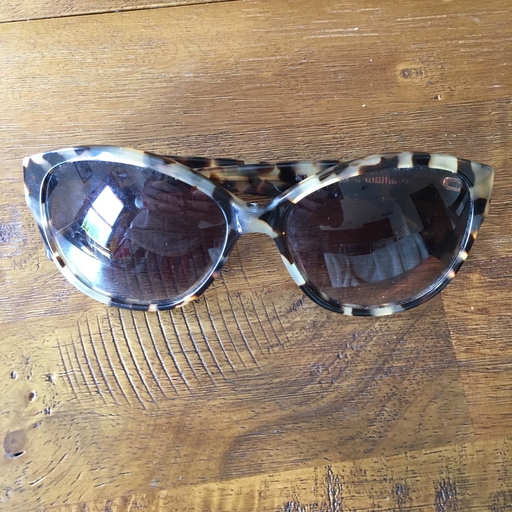 Kate Spade Tortoiseshell Sunglasses 🕶
