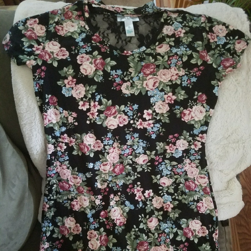 Gorgeous right above the knew dress