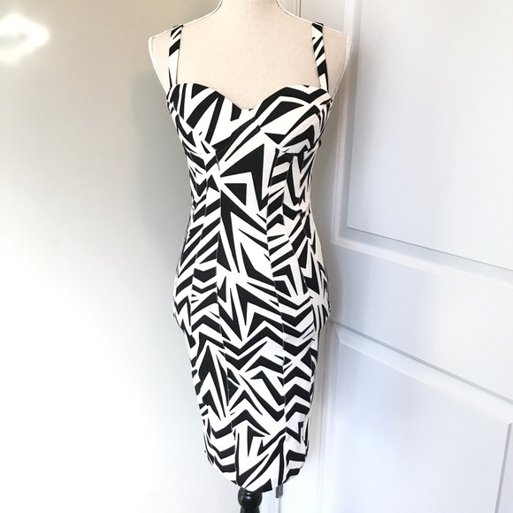 KARDASHIAN KOLLECTION | Body Con Dress - Picture 2 of 7