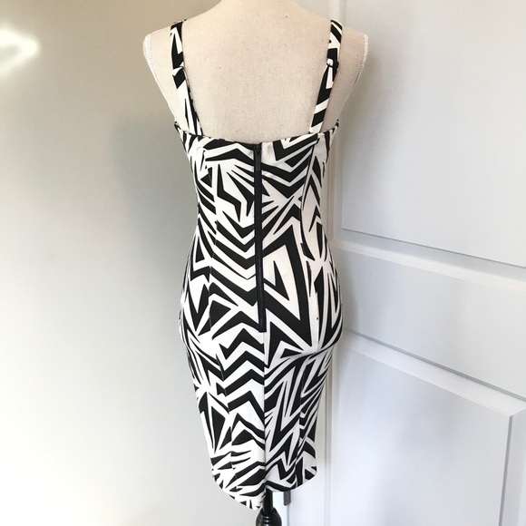 KARDASHIAN KOLLECTION | Body Con Dress - Picture 4 of 7