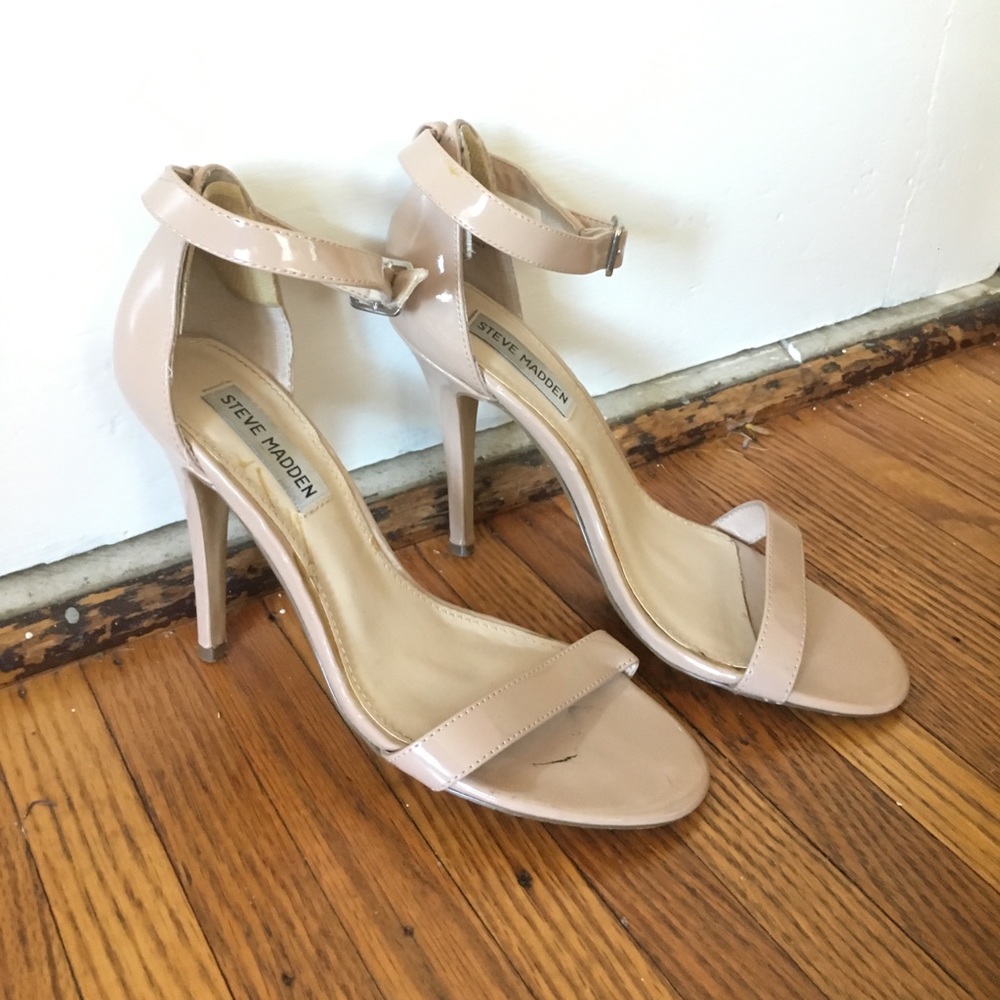 Steve Madden minimalist sandal