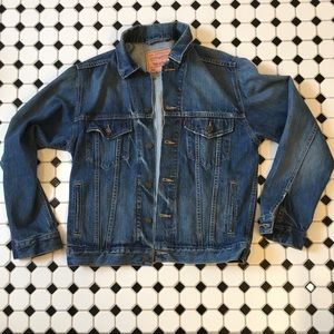 Levi’s Trucker jean jacket denim, size medium