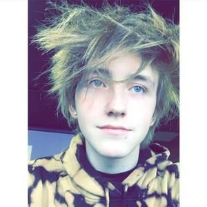 Meet your Posher, Max