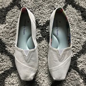 Bobs white shoes. Size 7. NWOB.