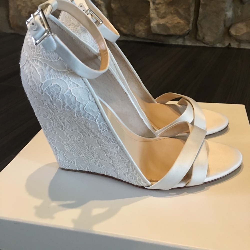 Imagine Vince Camuto LILO bone lace wedge