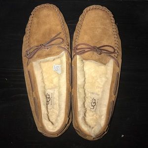 Great Deal! Ugg slippers Dakota size 10- used