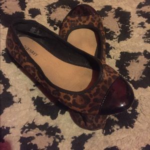 Old Navy leopard flats Old Navy leopard flats