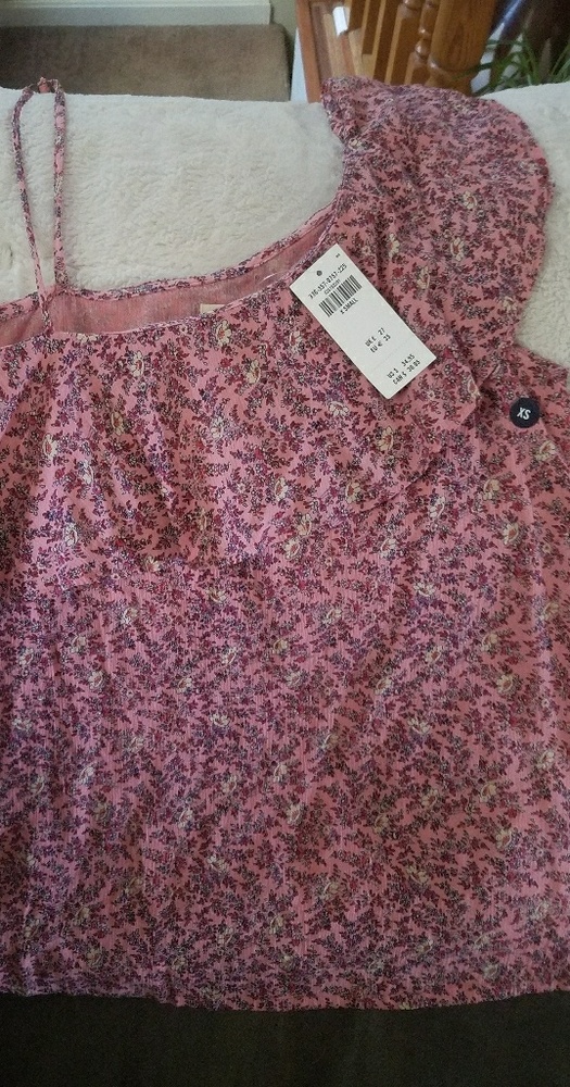 HOLLISTER ONE STRAP/ONE THICKER STRAP TANK