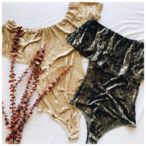 New Off-shoulder olive  velvet bodysuit - Picture 5 of 6