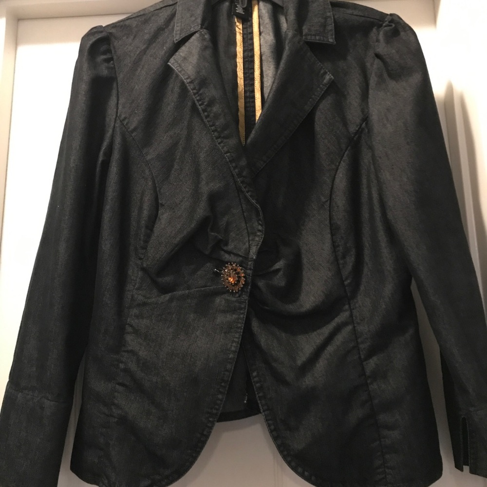 Denim jacket with beautiful broach closure