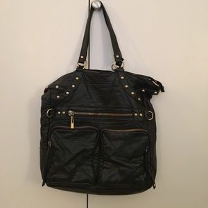 Black “leather” bag with amazing pockets!